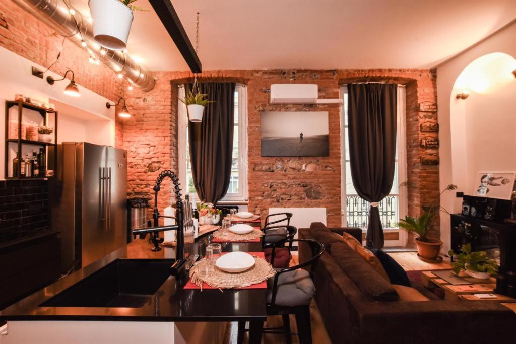 Loft8 Wonderful Industrial Loft In Apartment *